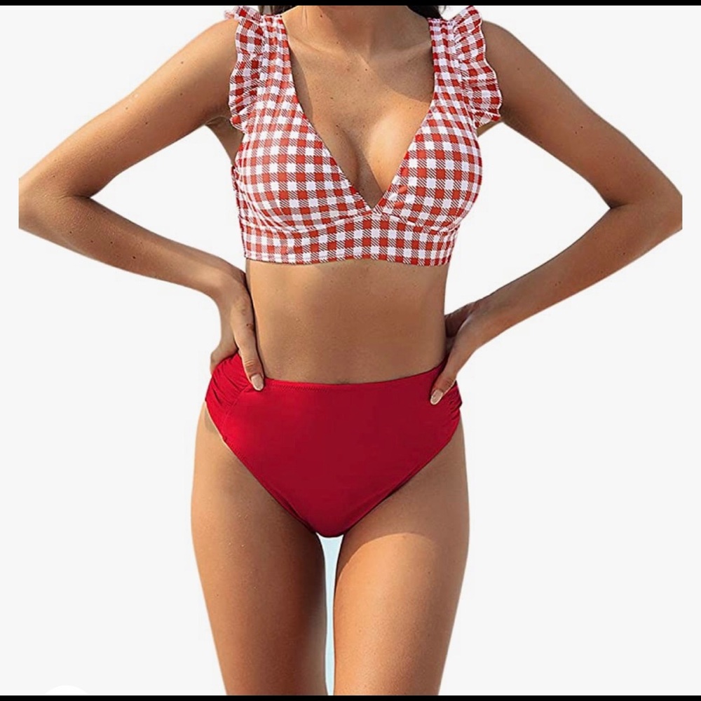 ❤️Super cute red and white gingham bikini